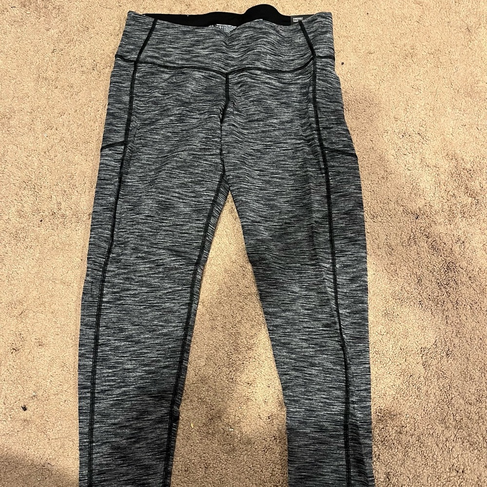 NWT Victoria Sport Knockout Legging